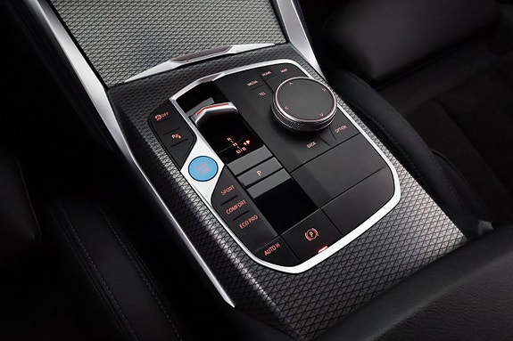 BMW i4 25 of 29