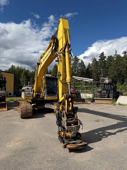 New Holland E 215 B 7 of 12