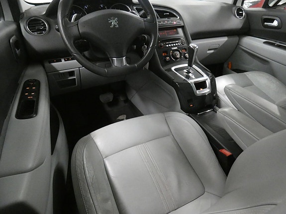 Peugeot 5008 7 of 17