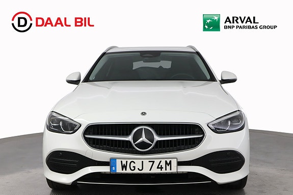 Mercedes-Benz C300 2 of 28