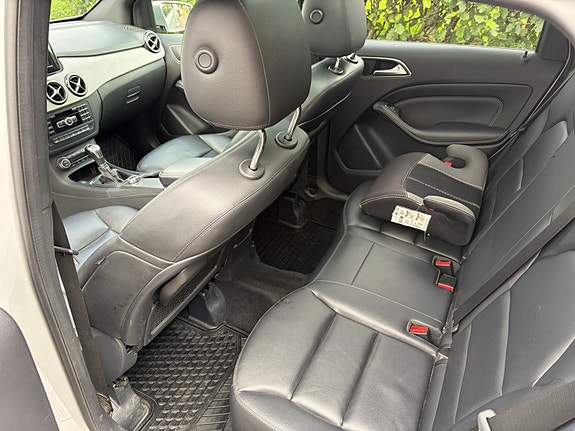 Mercedes-Benz B180 8 of 11