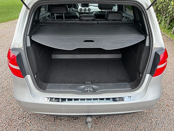 Mercedes-Benz B180 9 of 11