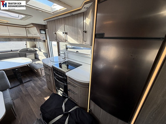 Kabe ROYAL 740 GXL KS med Dinette, AC, Förtält, -18 16 of 21