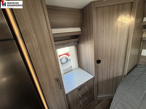 Kabe ROYAL 740 GXL KS med Dinette, AC, Förtält, -18 12 of 21