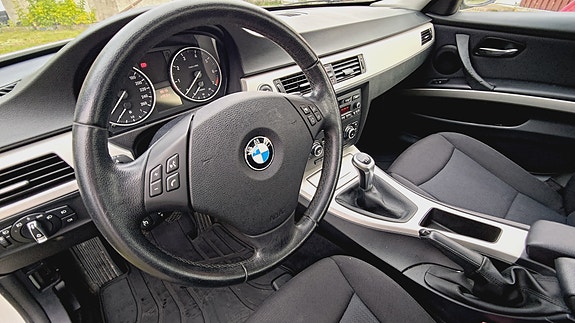 BMW 318i 5 of 8