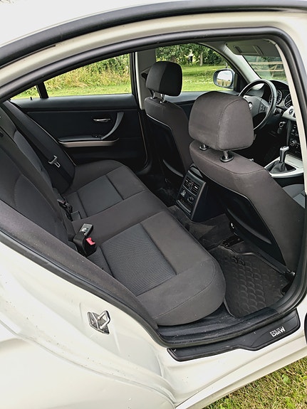 BMW 318i 7 of 8