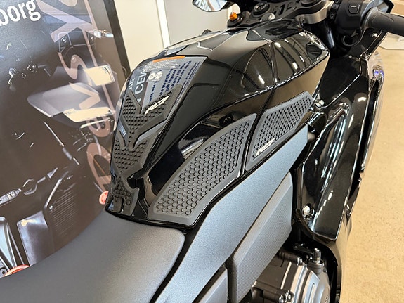 Yamaha R7 ABS 3 of 6