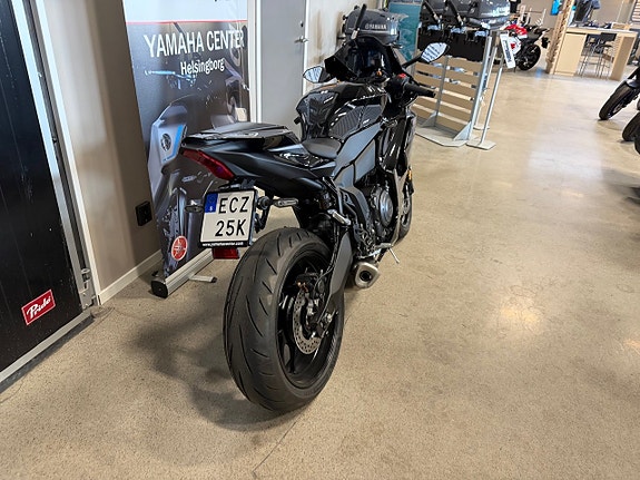 Yamaha R7 ABS 2 of 6