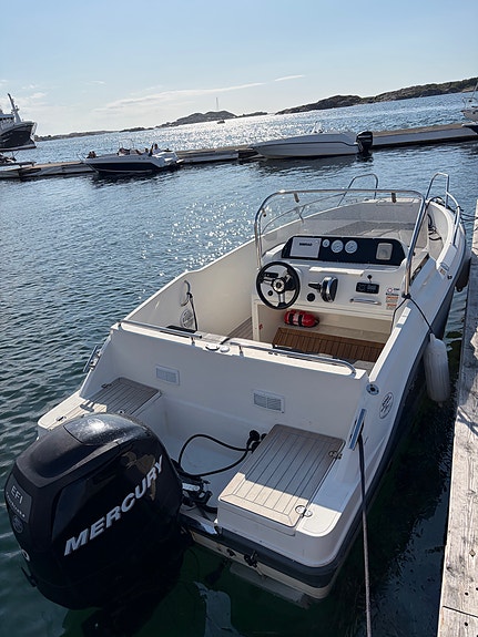 Uttern S51, en smidig och smart planerad familjebåt i gott skick 2 of 4