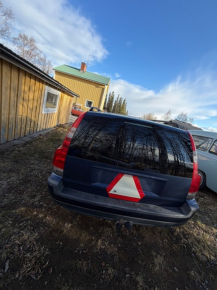 Volvo V70 7 of 9