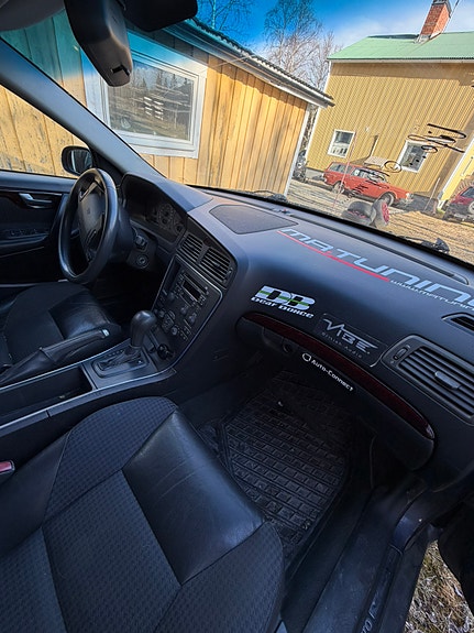 Volvo V70 5 of 9