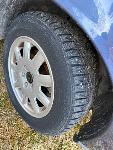 Volvo V70 3 of 9