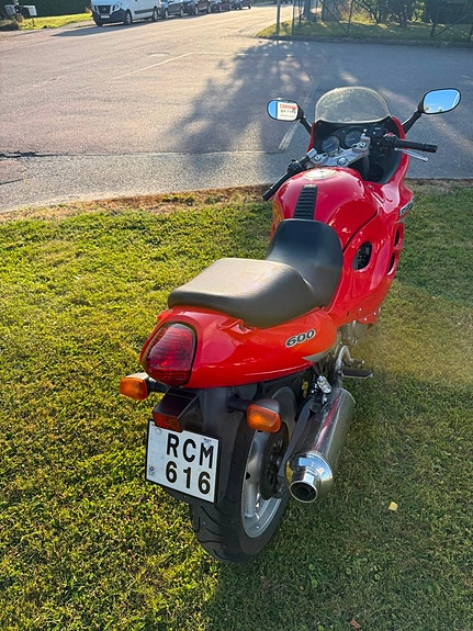 Suzuki Cycles GSX600F Katana 0.6 8 of 12