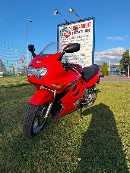 Suzuki Cycles GSX600F Katana 0.6 6 of 12