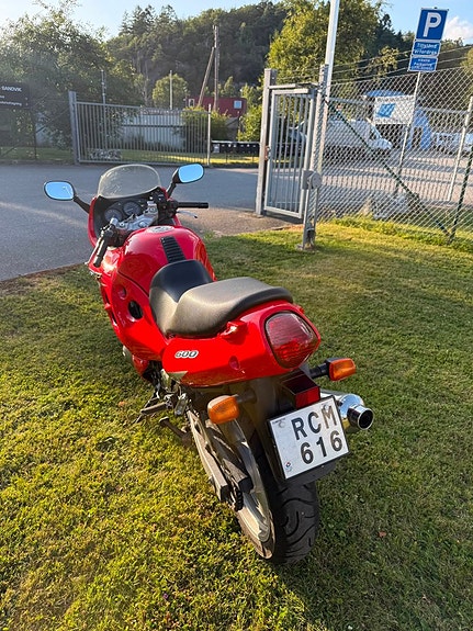 Suzuki Cycles GSX600F Katana 0.6 9 of 12