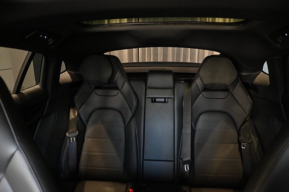 Porsche Panamera 4 26 of 28