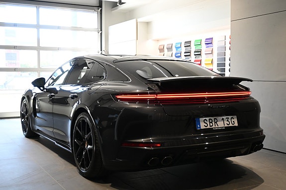 Porsche Panamera 4 14 of 28