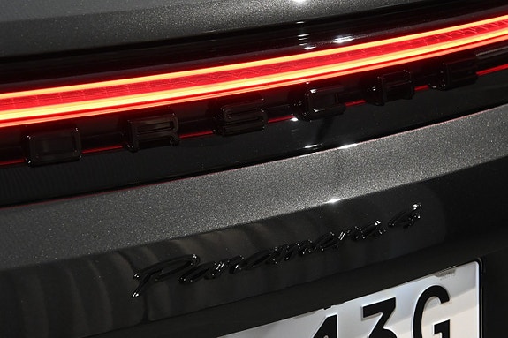 Porsche Panamera 4 9 of 28