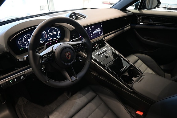 Porsche Panamera 4 21 of 28