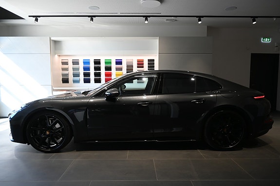 Porsche Panamera 4 4 of 28