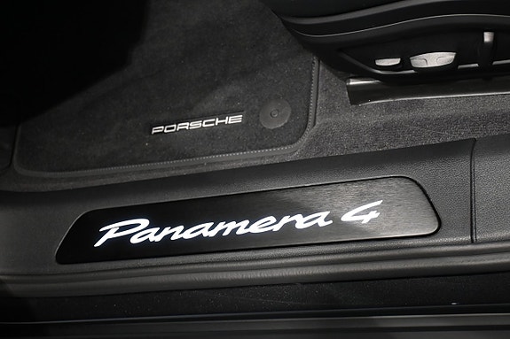 Porsche Panamera 4 19 of 28