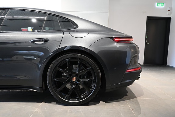 Porsche Panamera 4 6 of 28