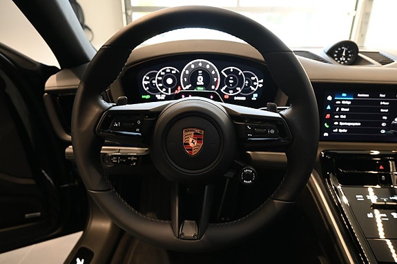Porsche Panamera 4 22 of 28