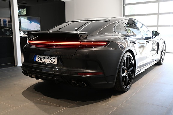 Porsche Panamera 4 16 of 28