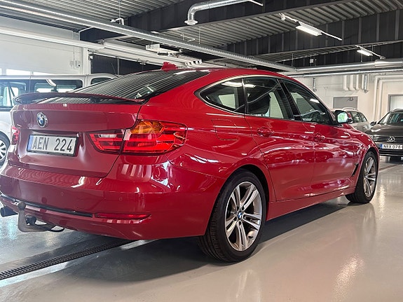 BMW 320d 4 of 13
