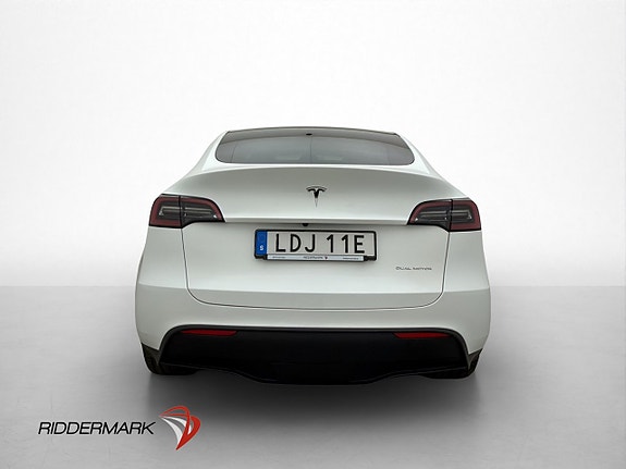 Tesla Model Y 6 of 30
