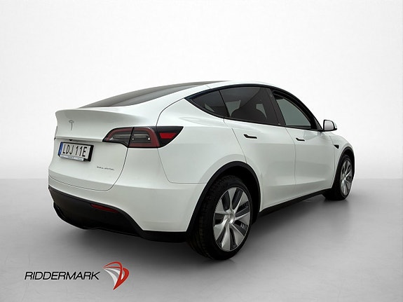 Tesla Model Y 5 of 30
