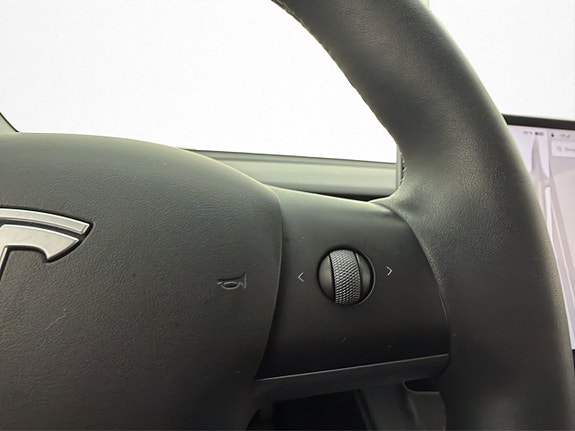 Tesla Model Y 30 of 30
