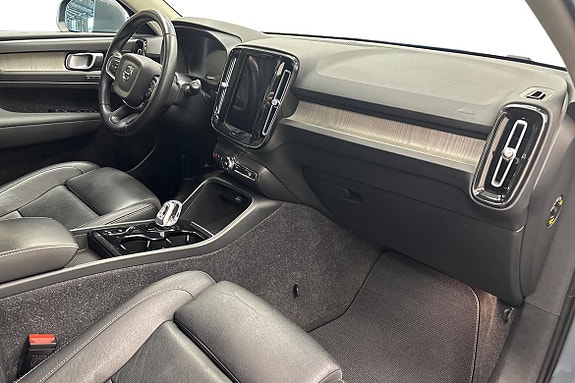 Volvo XC40 10 of 26