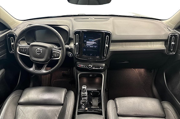 Volvo XC40 9 of 26