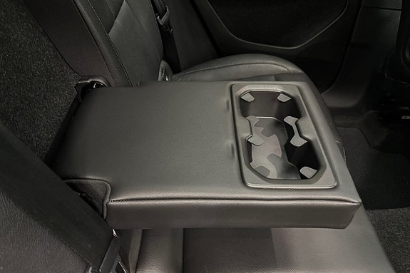 Volvo XC40 16 of 26