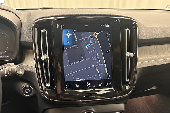 Volvo XC40 12 of 26