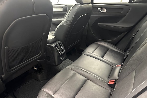Volvo XC40 15 of 26