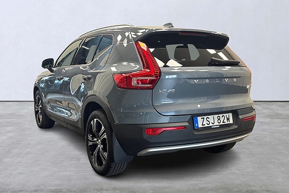 Volvo XC40 3 of 26