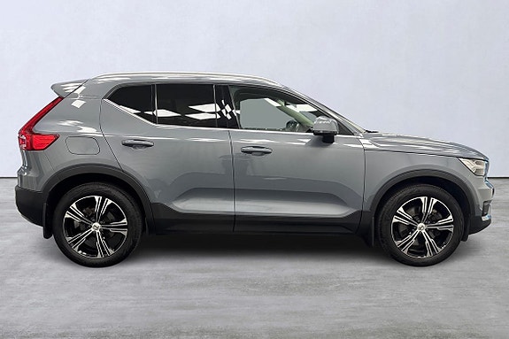 Volvo XC40 5 of 26