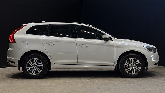 Volvo XC60 8 of 25