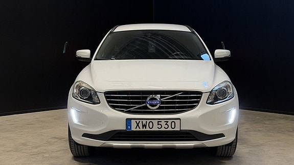 Volvo XC60 2 of 25