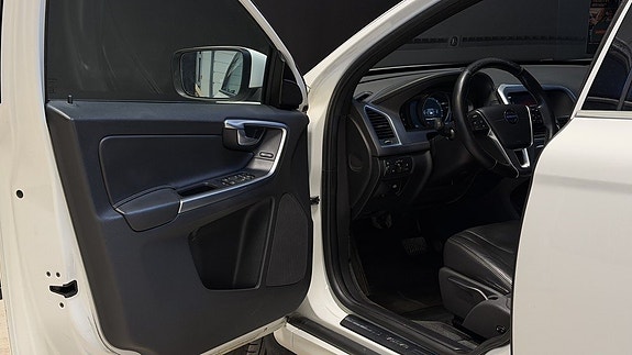 Volvo XC60 9 of 25