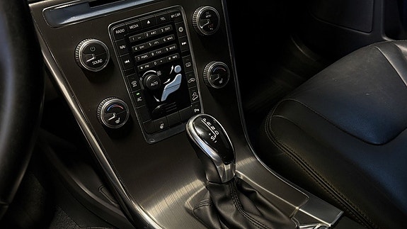 Volvo XC60 16 of 25