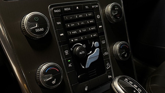 Volvo XC60 17 of 25