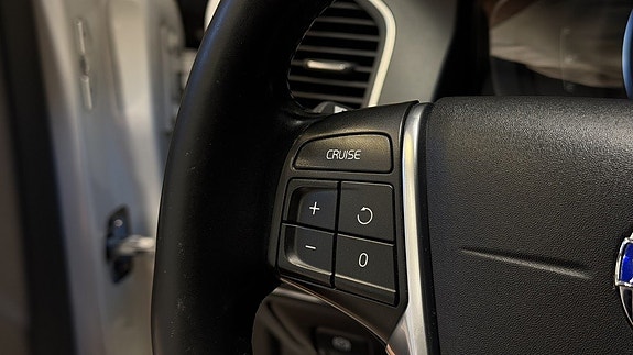 Volvo XC60 14 of 25
