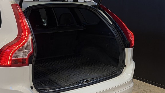 Volvo XC60 25 of 25