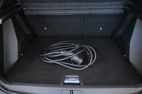 Peugeot e-2008 24 of 27