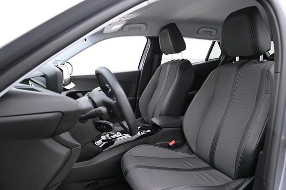 Peugeot e-2008 11 of 27
