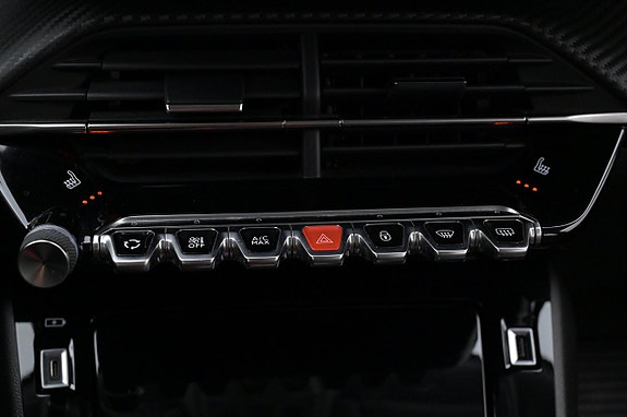 Peugeot e-2008 21 of 27