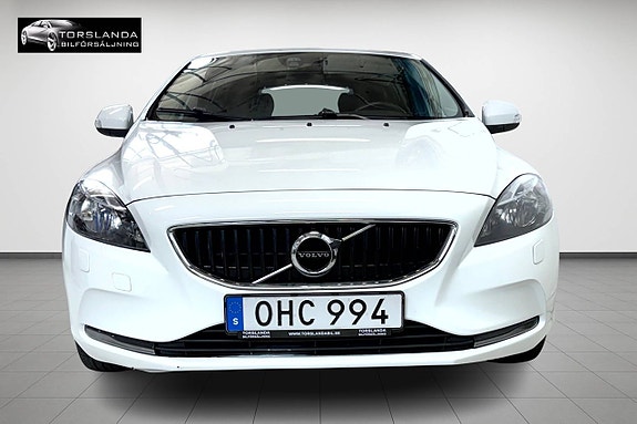 Volvo V40 3 of 14